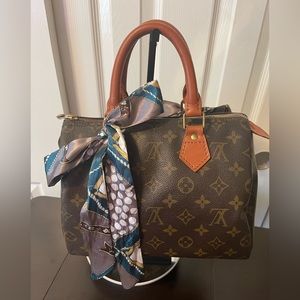 Vintage Louis Vuitton Monogram Speedy 25